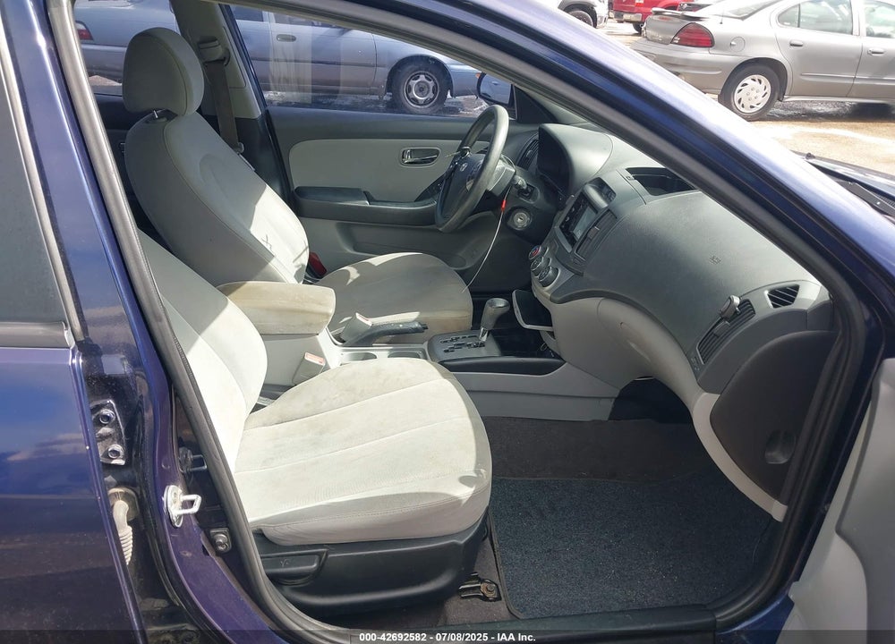 2010 HYUNDAI ELANTRA VIN: KMHDU4AD1AU031357