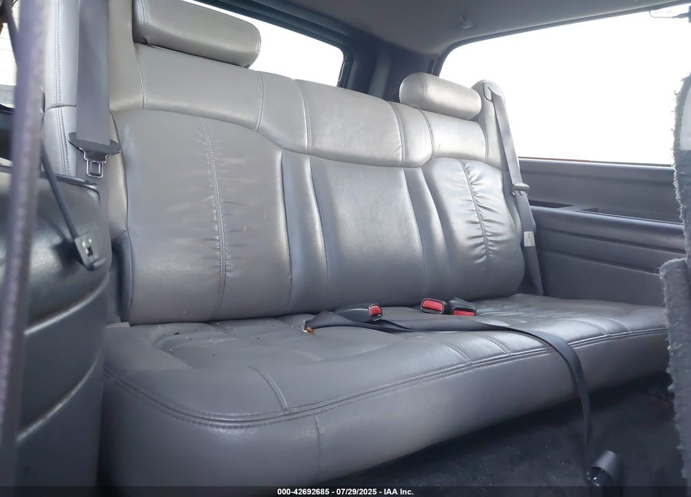 2001 CHEVROLET SUBURBAN 1500 VIN: 3GNFK16T51G255291