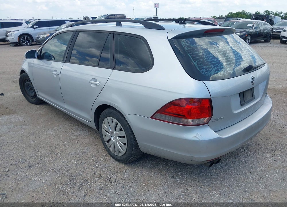 2013 VOLKSWAGEN JETTA VIN: 3VWPP7AJ1DM635822