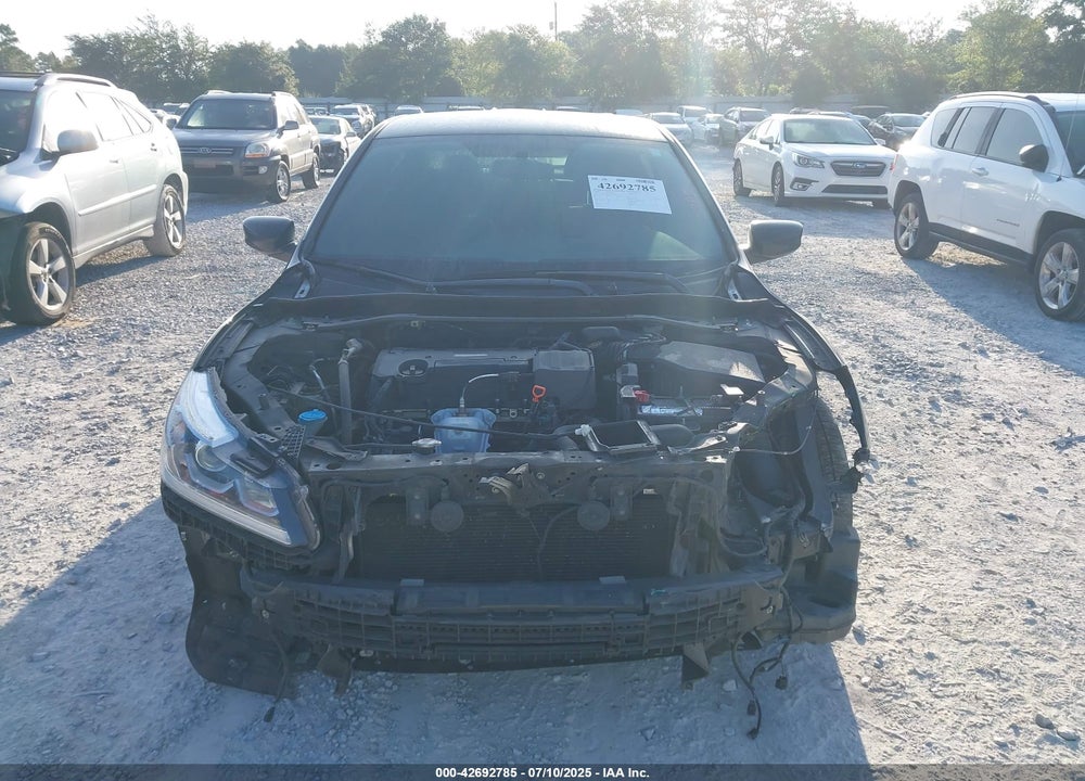 2016 HONDA ACCORD VIN: 1HGCR2F58GA155905