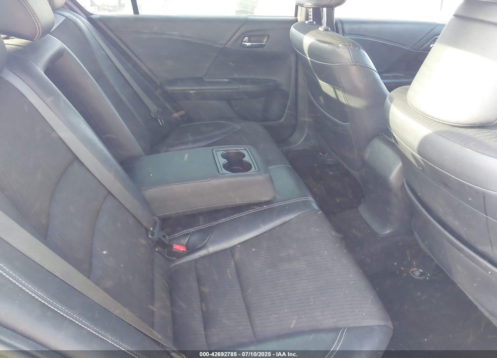 2016 HONDA ACCORD VIN: 1HGCR2F58GA155905