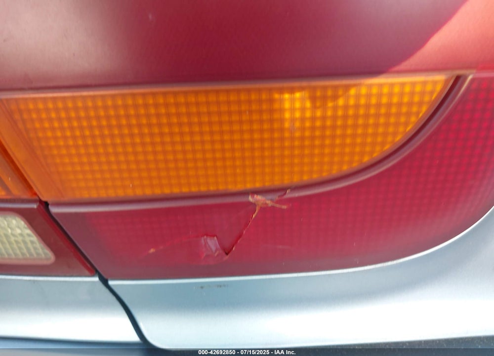 2002 SATURN S-SERIES SL2 VIN: 1G8ZK52772Z106821