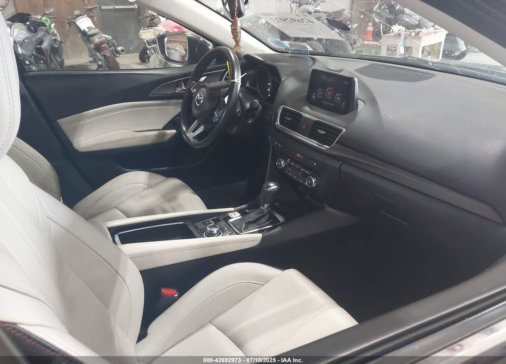 2018 MAZDA 3 GRAND TOURING VIN: 3MZBN1W38JM164738