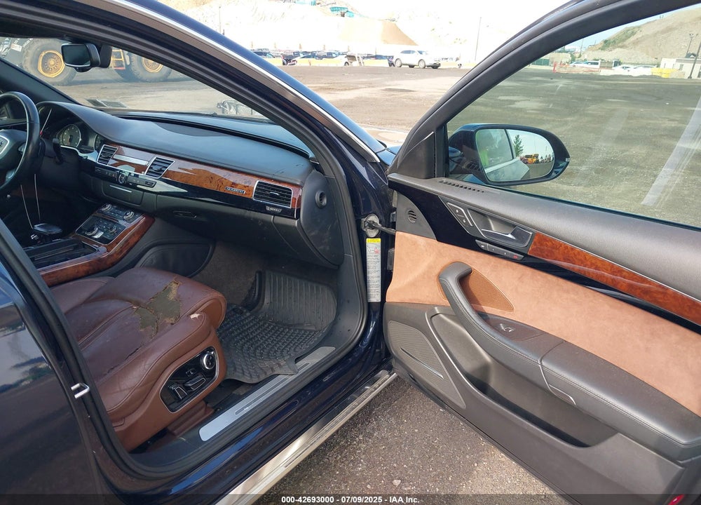 2011 AUDI A8 L VIN: WAURVAFD4BN018884