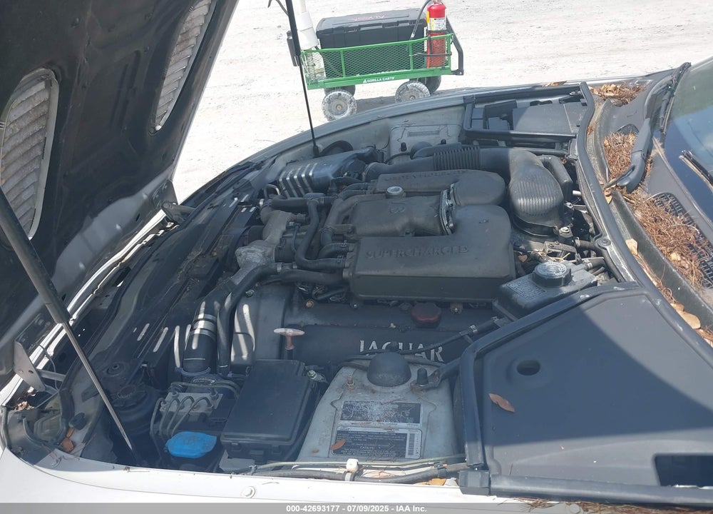 2001 JAGUAR XKR VIN: SAJDA42B11PA12062