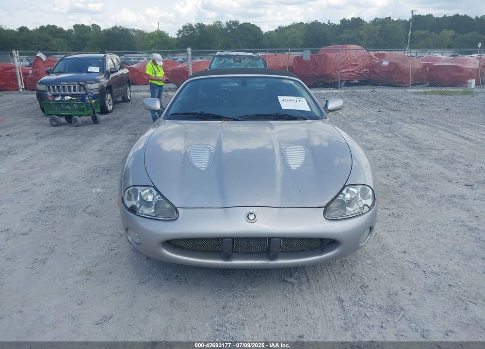 2001 JAGUAR XKR VIN: SAJDA42B11PA12062