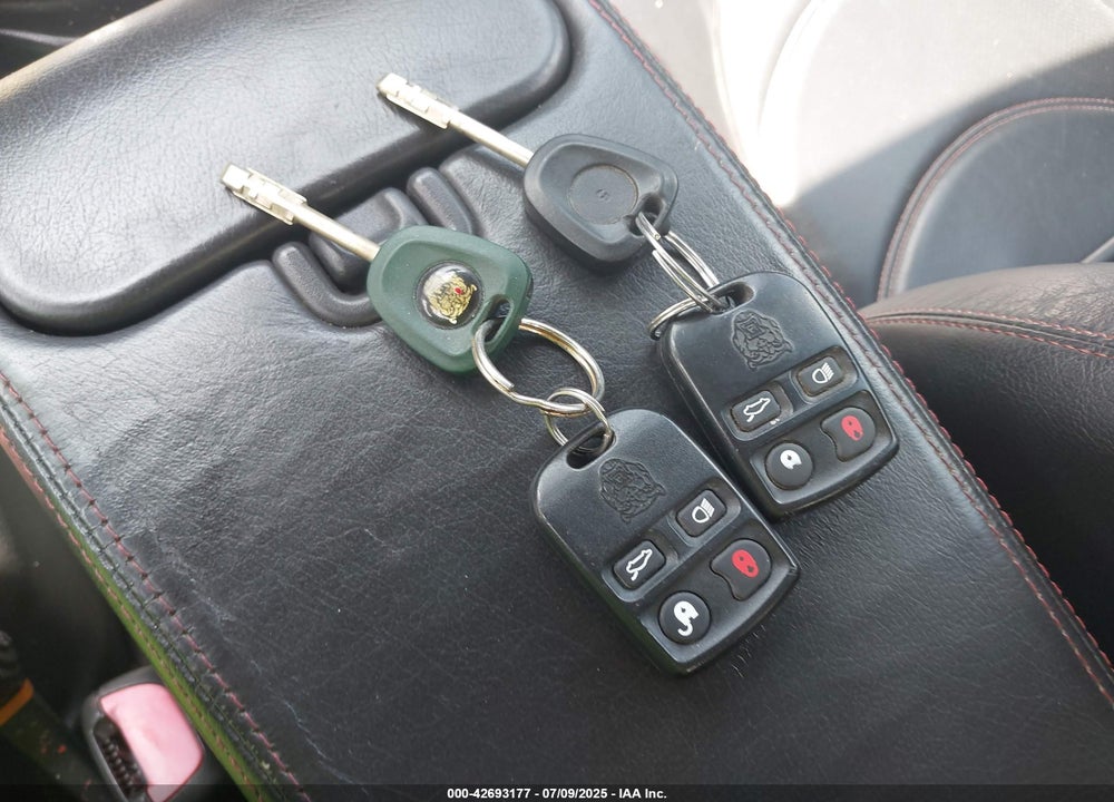 2001 JAGUAR XKR VIN: SAJDA42B11PA12062