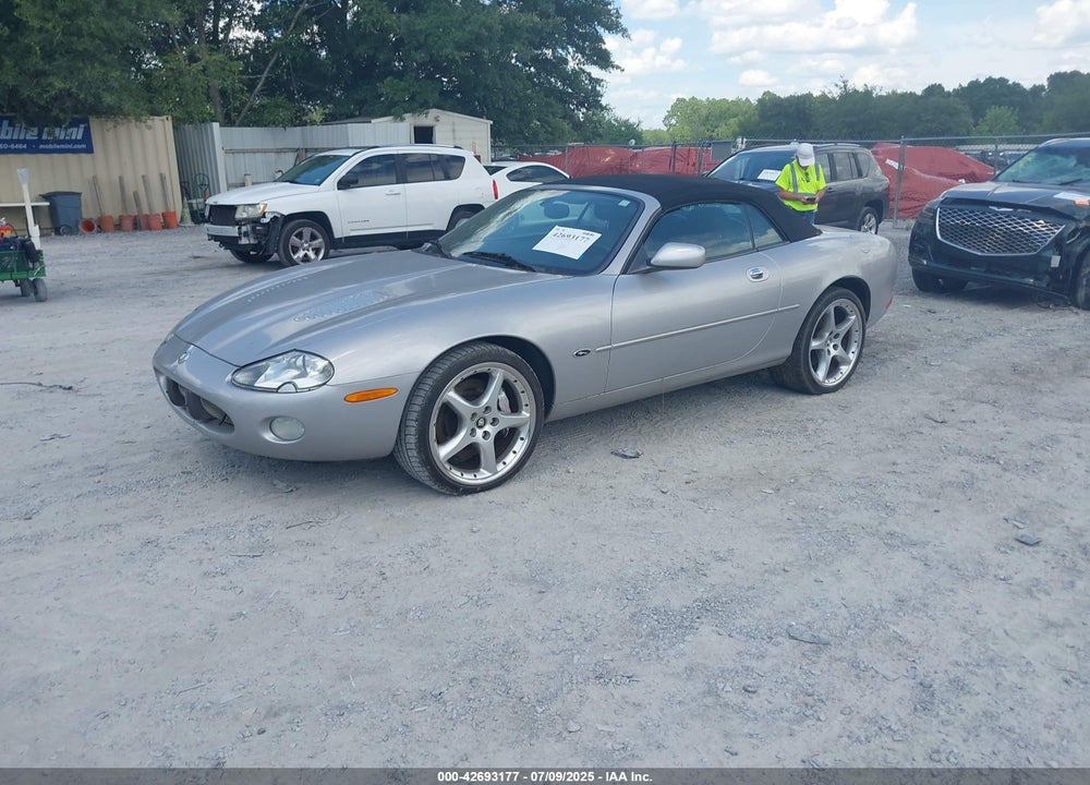 2001 JAGUAR XKR VIN: SAJDA42B11PA12062