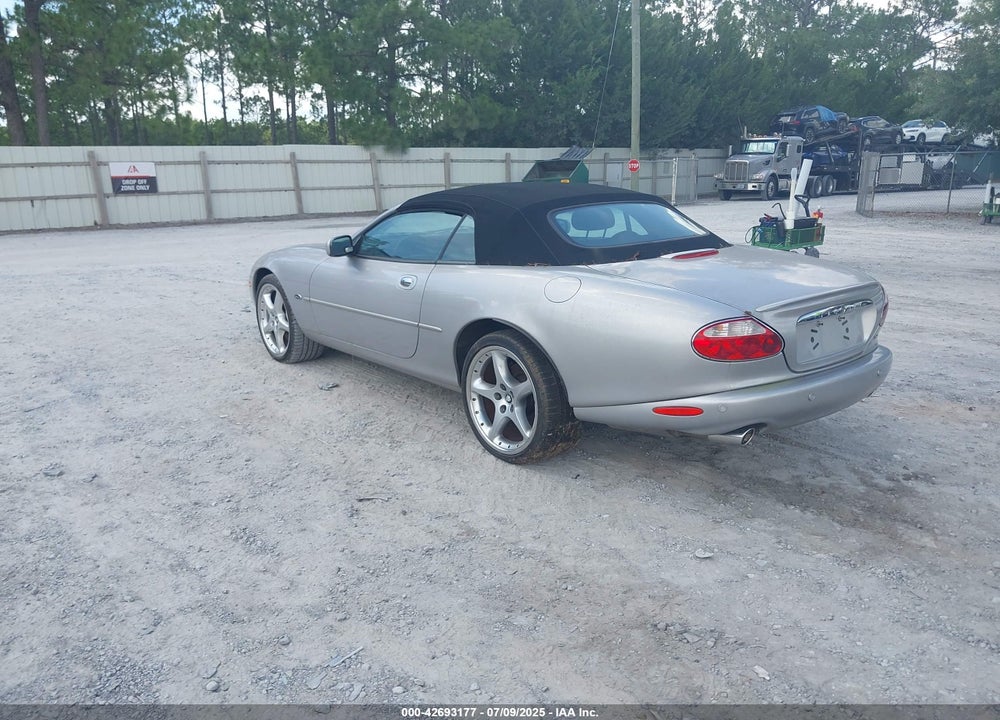 2001 JAGUAR XKR VIN: SAJDA42B11PA12062