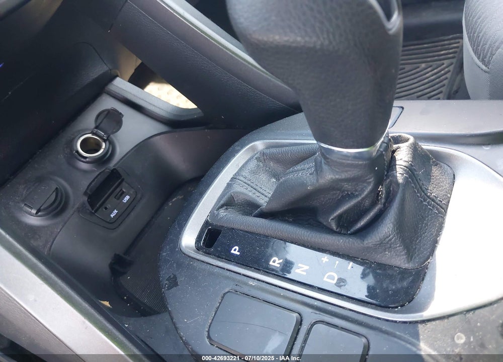 2013 HYUNDAI SANTA FE VIN: 5XYZTDLB4DG007794