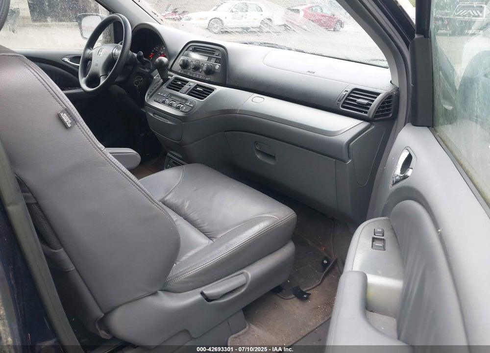 2005 HONDA ODYSSEY EX-L VIN: 5FNRL38725B001662