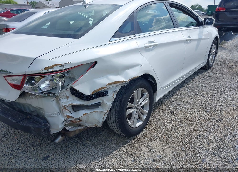2011 HYUNDAI SONATA VIN: 5NPEB4AC0BH296739