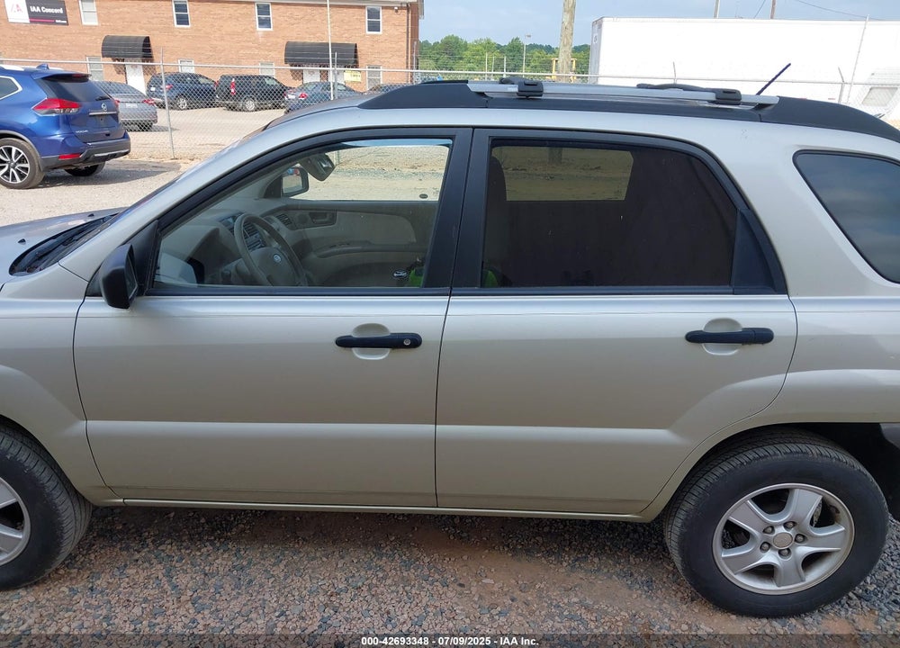 2008 KIA SPORTAGE VIN: KNDJF724987520311