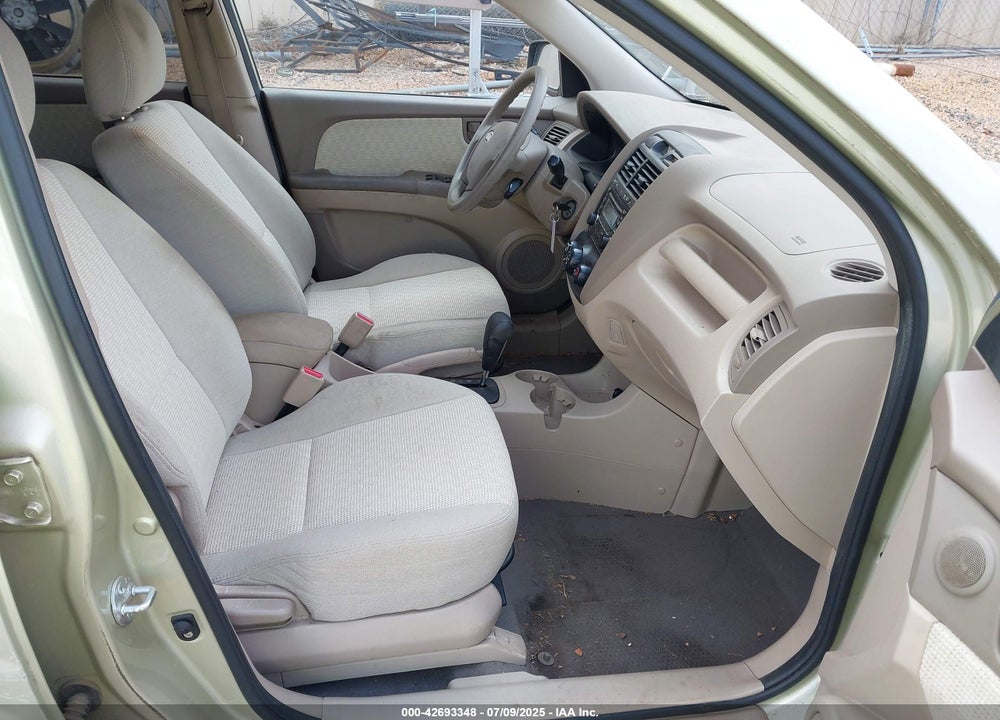 2008 KIA SPORTAGE VIN: KNDJF724987520311