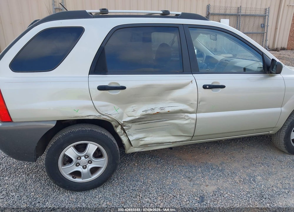 2008 KIA SPORTAGE VIN: KNDJF724987520311