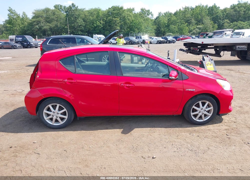 2014 TOYOTA PRIUS C VIN: JTDKDTB34E1069510