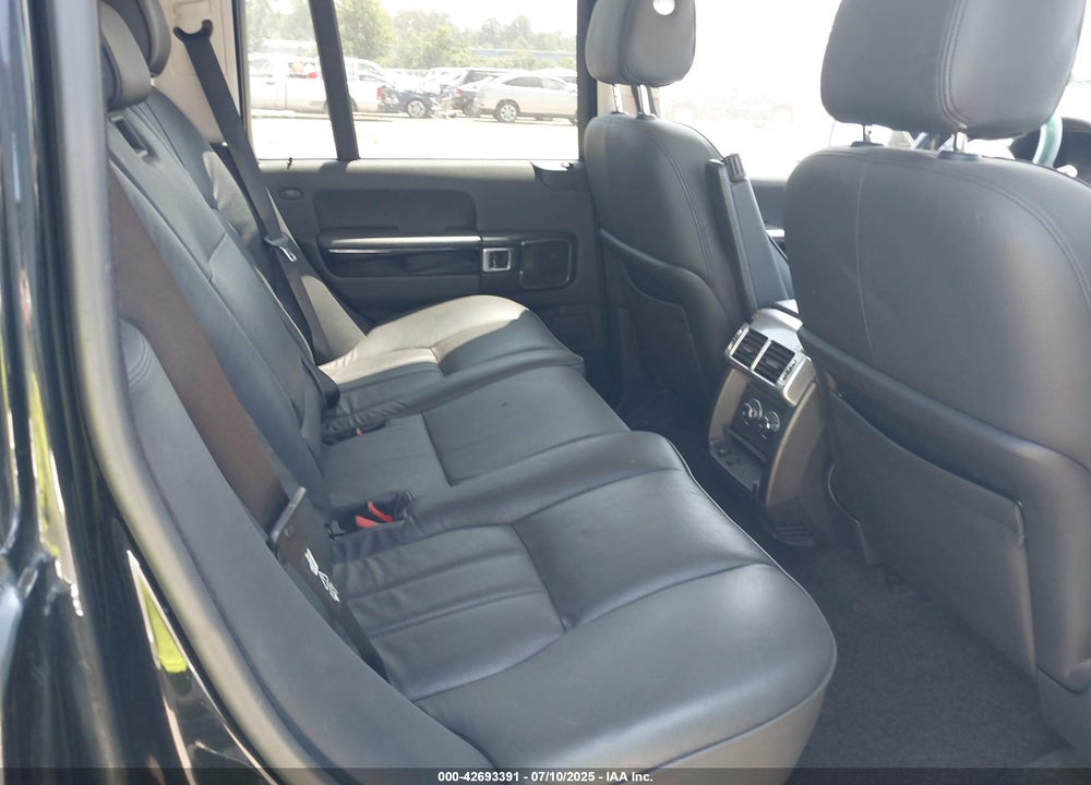 2011 LAND ROVER RANGE ROVER VIN: SALME1D44BA347892