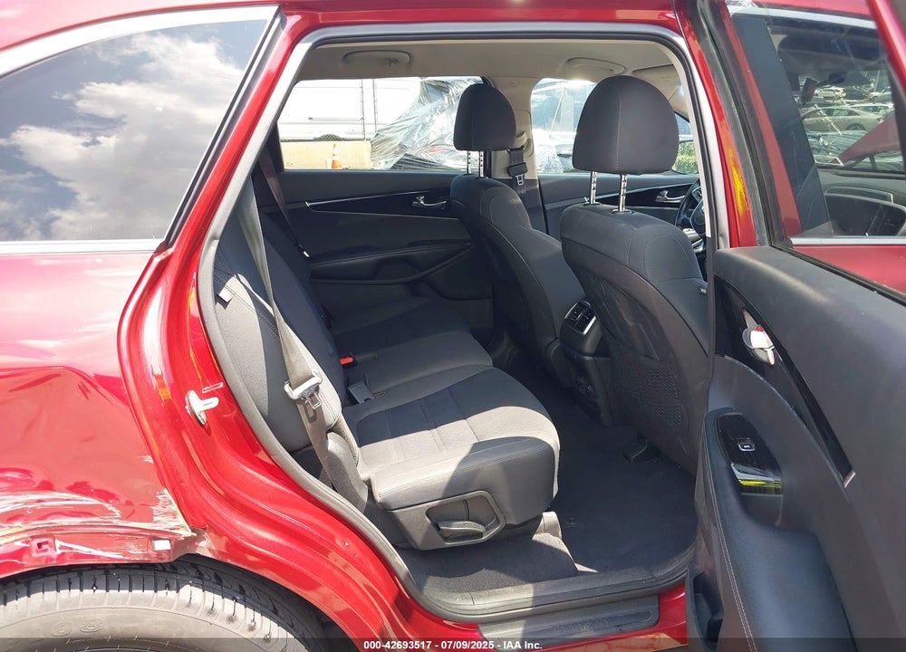 2019 KIA SORENTO VIN: 5XYPG4A50KG591200