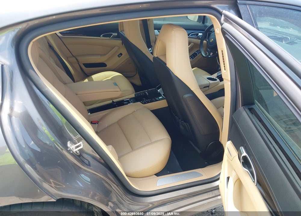 2016 PORSCHE PANAMERA VIN: WP0AA2A78GL004430