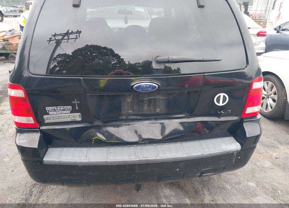2008 FORD ESCAPE VIN: 1FMCU93Z18KA52636