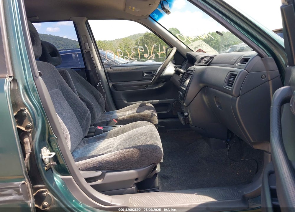 2000 HONDA CR-V EX VIN: JHLRD1868YC029236
