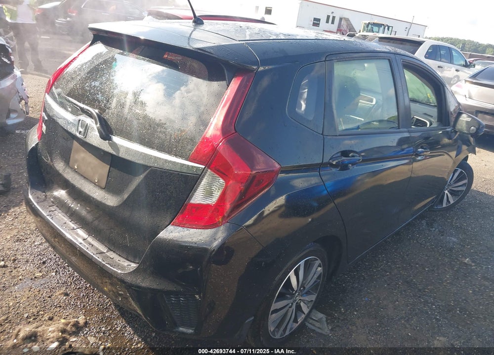 2016 HONDA FIT VIN: JHMGK5H70GS007647