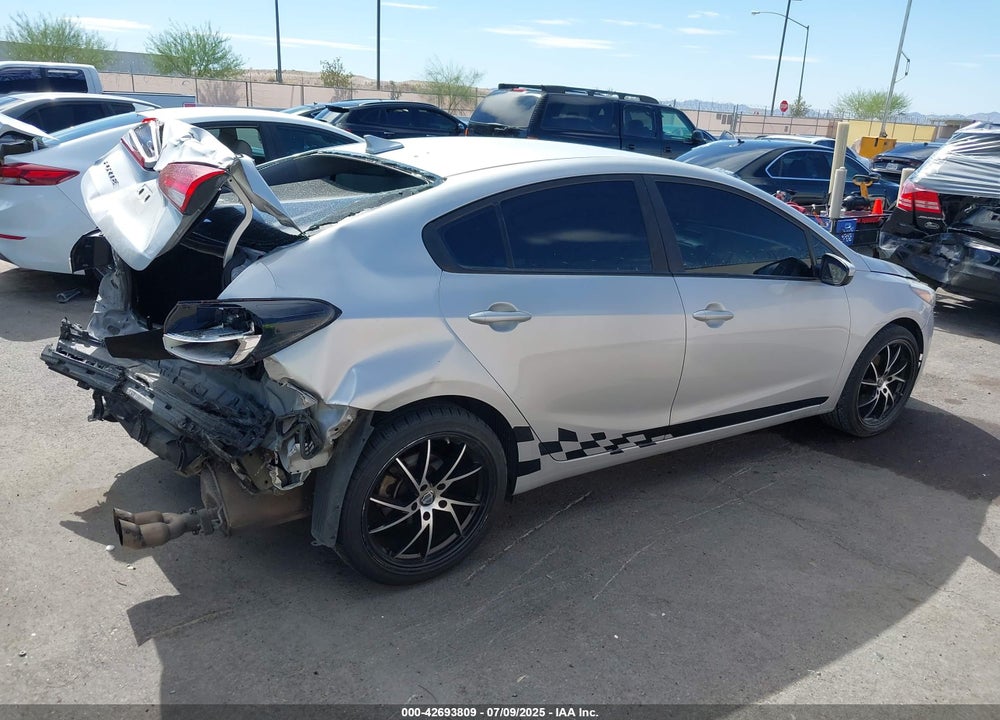 2018 KIA FORTE VIN: 3KPFL4A76JE224676