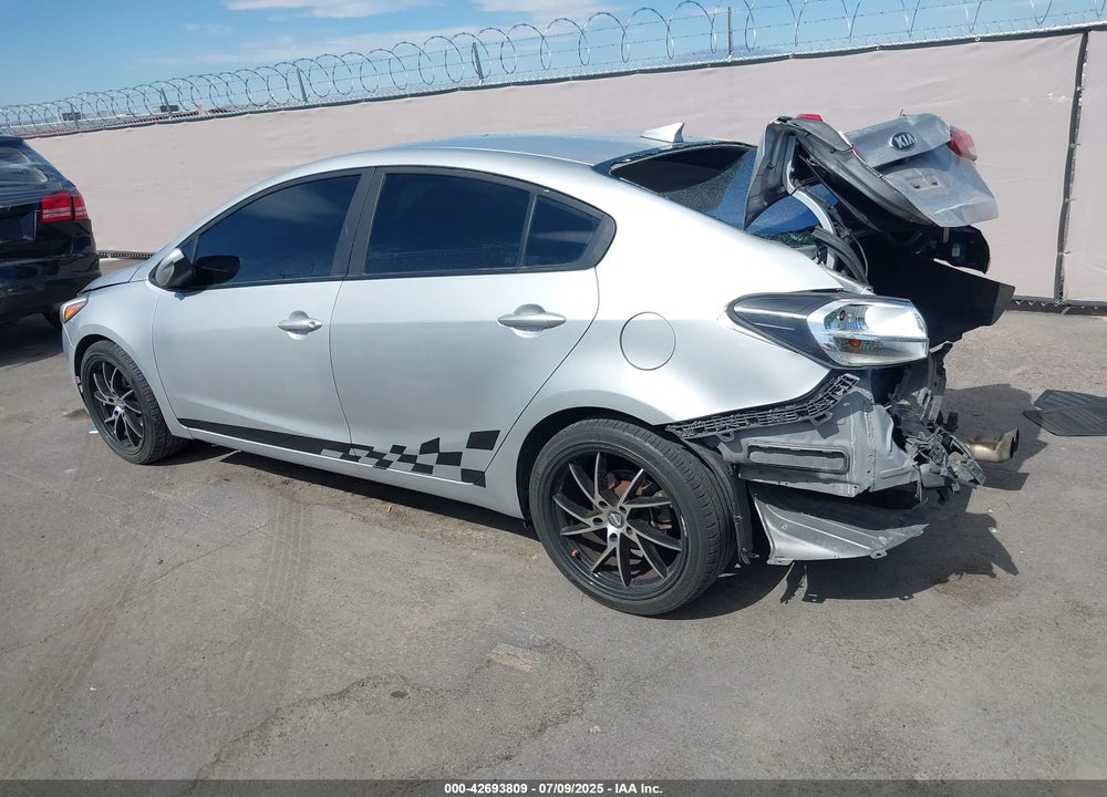 2018 KIA FORTE VIN: 3KPFL4A76JE224676
