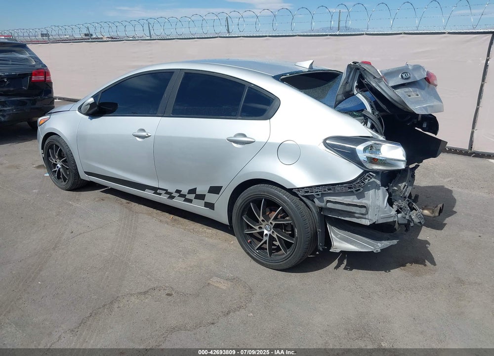 2018 KIA FORTE VIN: 3KPFL4A76JE224676