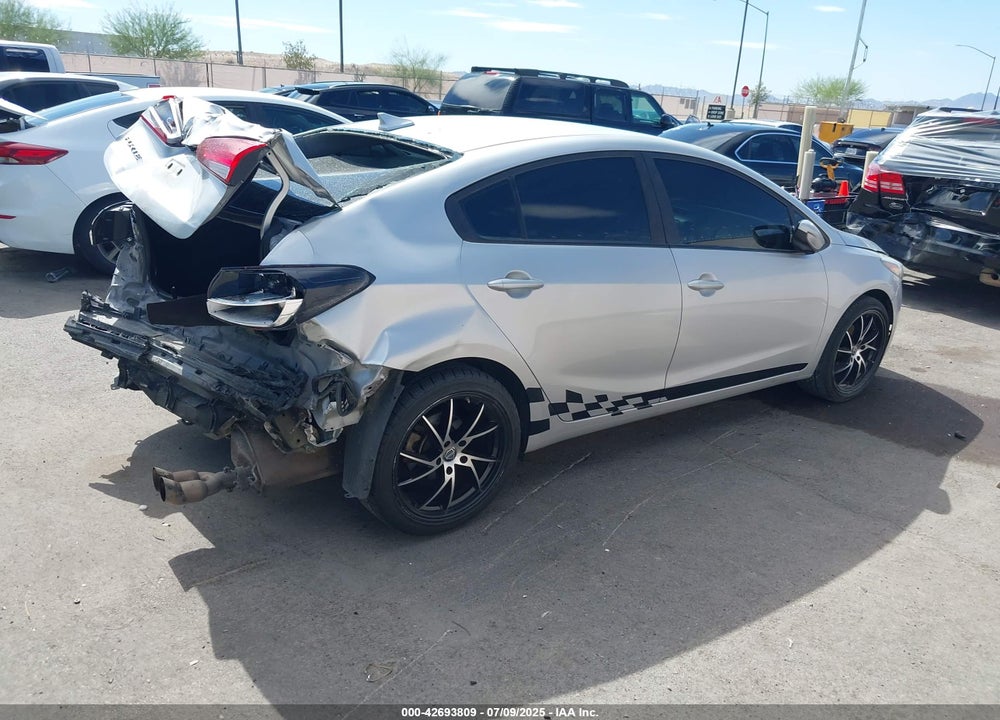 2018 KIA FORTE VIN: 3KPFL4A76JE224676