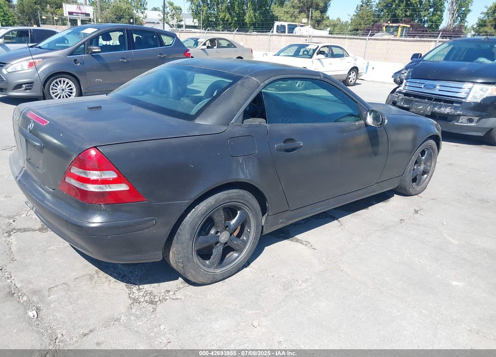 2002 MERCEDES-BENZ SLK 320 VIN: WDBKK65F92F254369