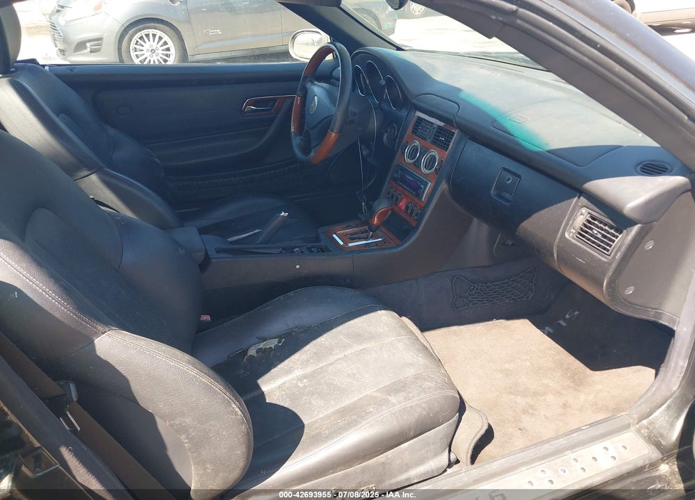 2002 MERCEDES-BENZ SLK 320 VIN: WDBKK65F92F254369