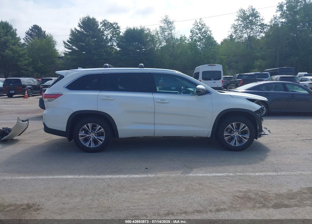 2015 TOYOTA HIGHLANDER XLE V6 VIN: 5TDJKRFH0FS173135