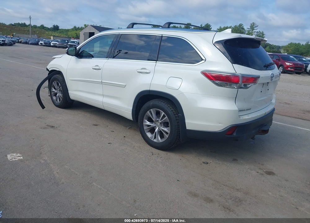2015 TOYOTA HIGHLANDER XLE V6 VIN: 5TDJKRFH0FS173135