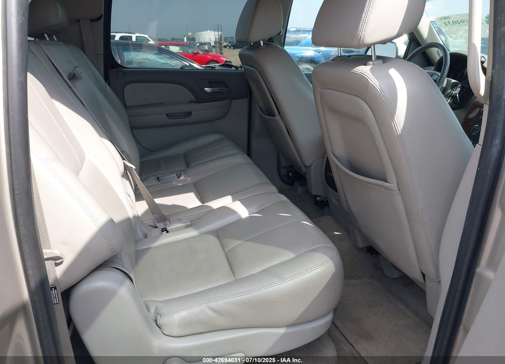 2007 CHEVROLET SUBURBAN 1500 LT VIN: 3GNFK163X7G179589