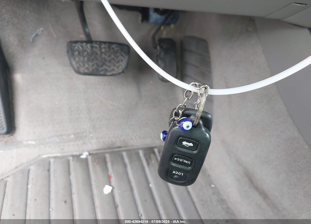 2003 TOYOTA CAMRY LE VIN: 4T1BE32K93U250503