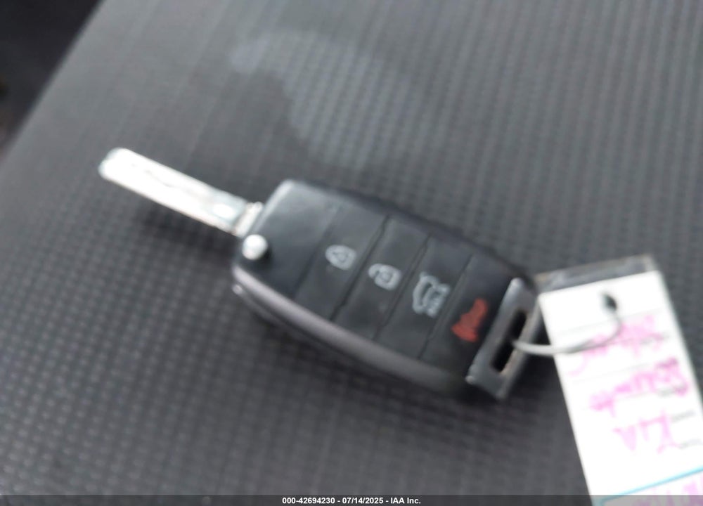 2014 KIA SORENTO LX VIN: 5XYKT3A68EG487342