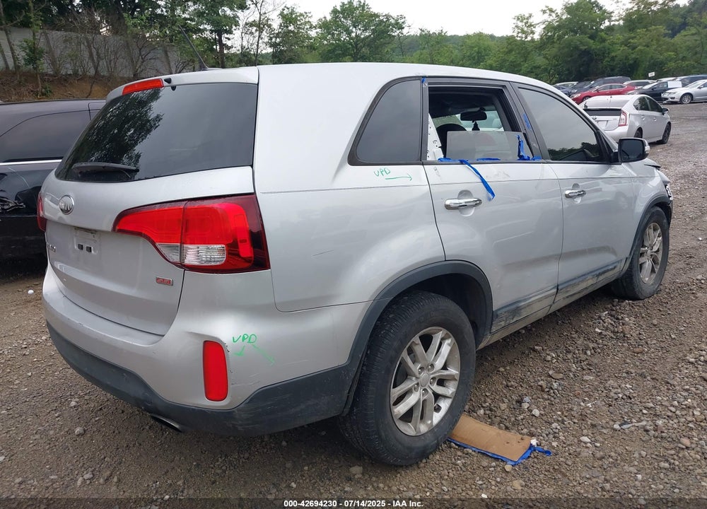 2014 KIA SORENTO LX VIN: 5XYKT3A68EG487342