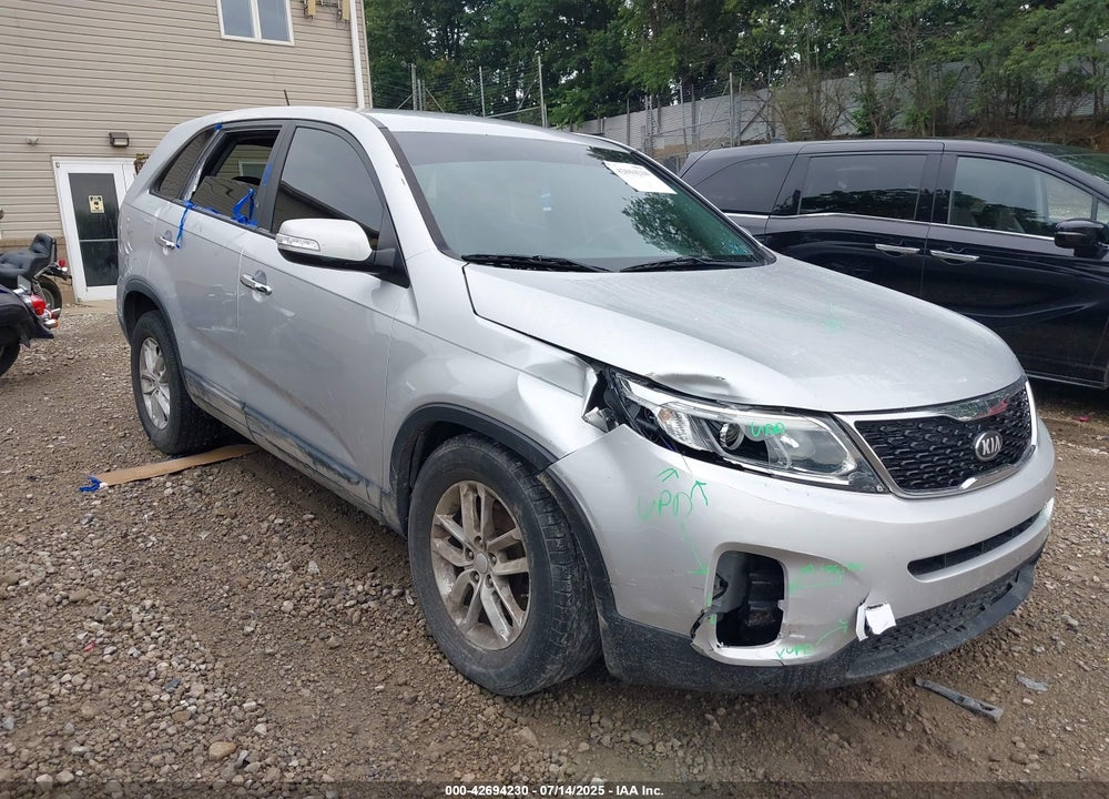 2014 KIA SORENTO LX VIN: 5XYKT3A68EG487342