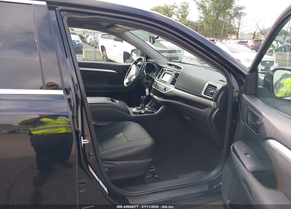 2016 TOYOTA HIGHLANDER LE V6 VIN: 5TDBKRFH2GS279608