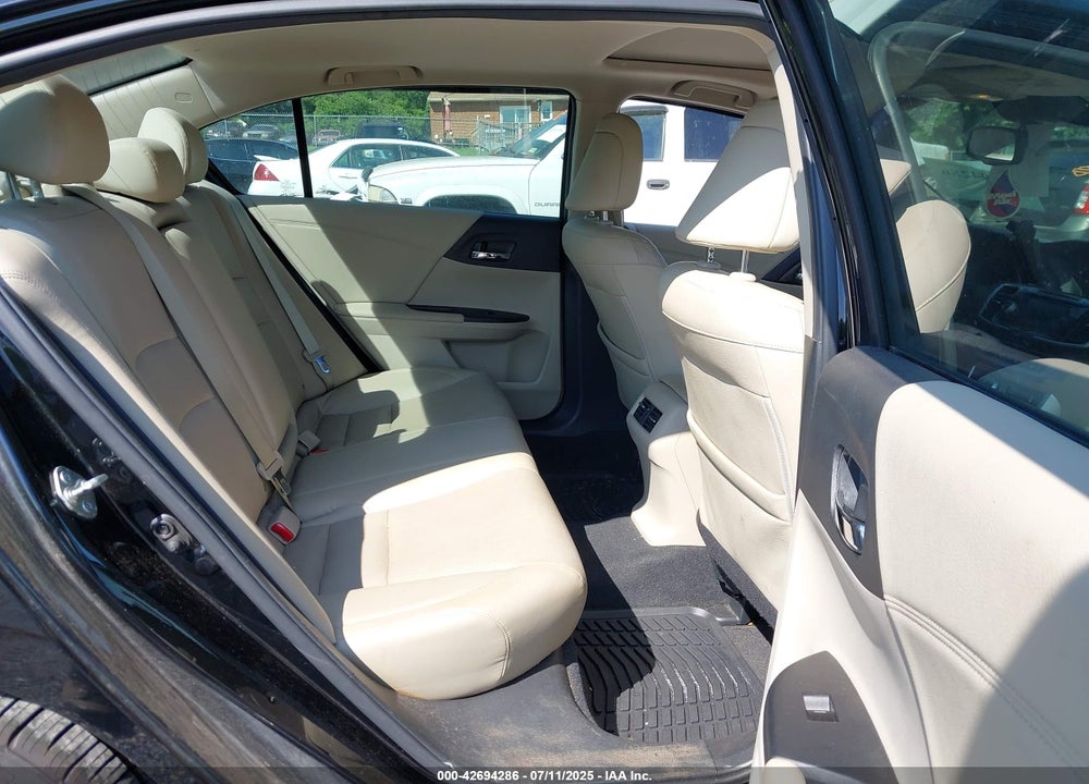 2015 HONDA ACCORD VIN: 1HGCR6F74FA005541