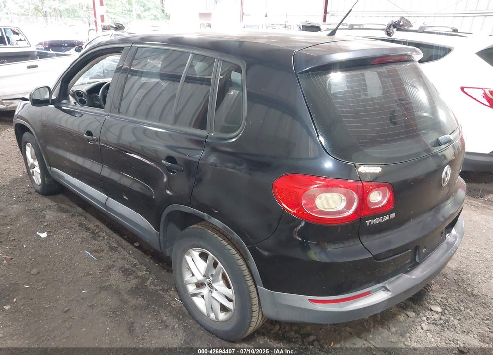 2011 VOLKSWAGEN TIGUAN VIN: WVGAV7AX5BW534360