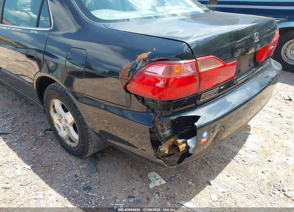 1999 HONDA ACCORD EX V6 VIN: 1HGCG1652XA057226