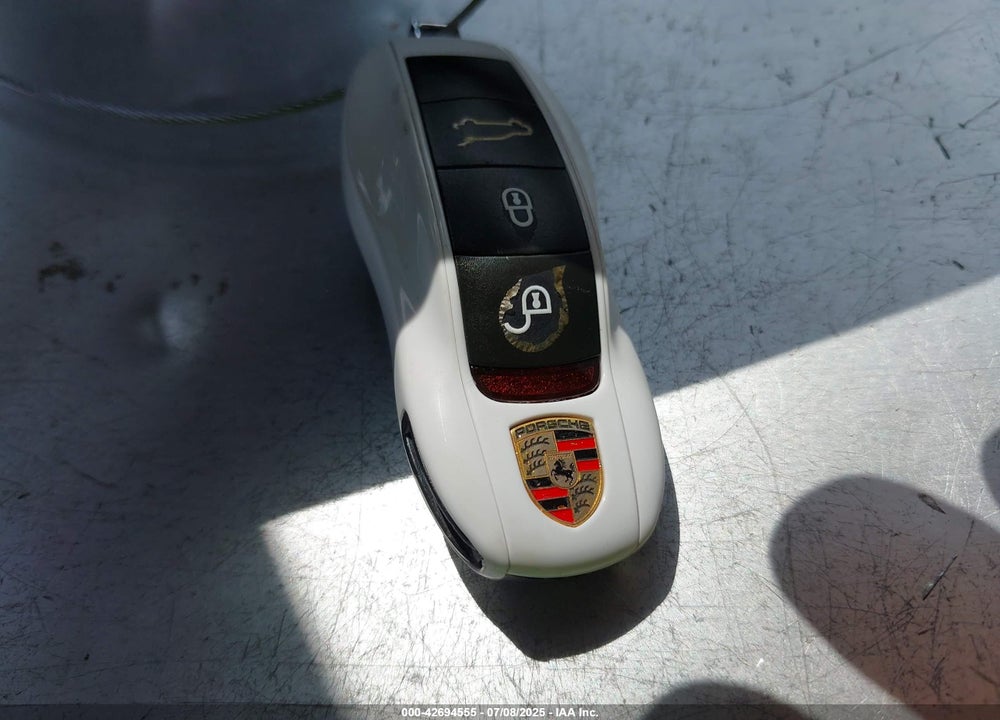 2016 PORSCHE CAYENNE E-HYBRID VIN: WP1AE2A25GLA63698
