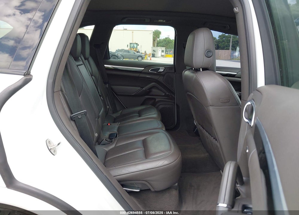 2016 PORSCHE CAYENNE E-HYBRID VIN: WP1AE2A25GLA63698
