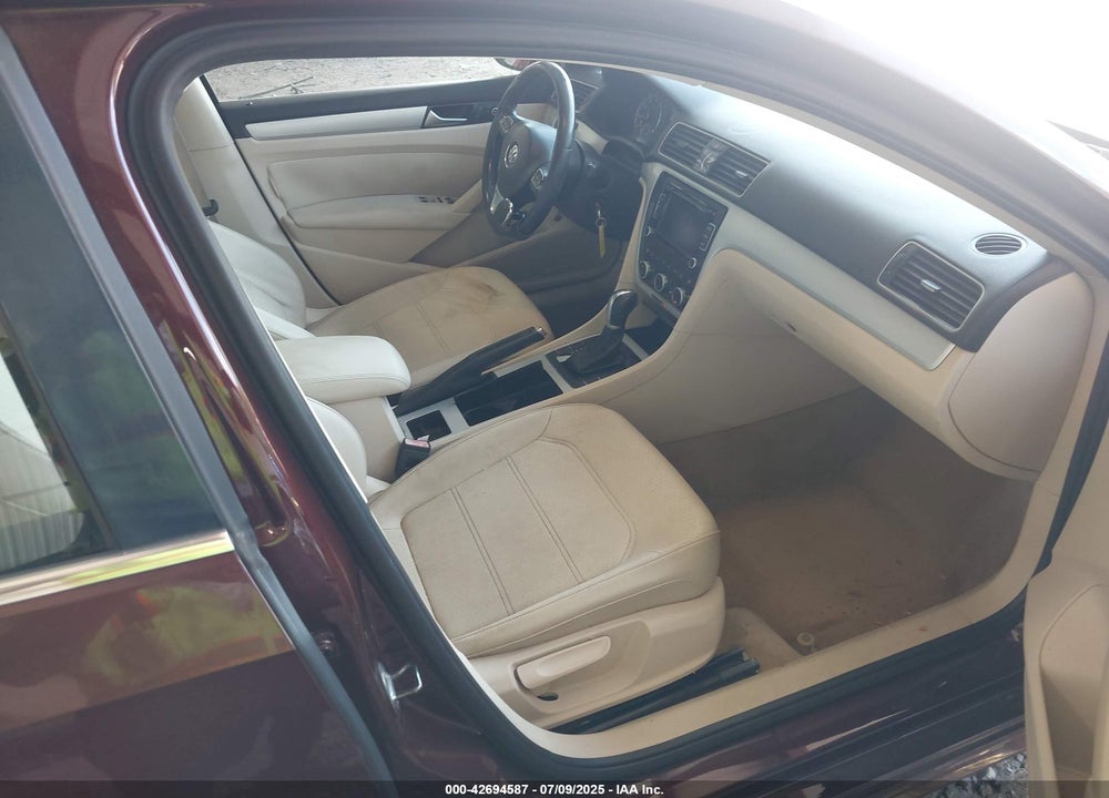 2012 VOLKSWAGEN PASSAT VIN: 1VWBP7A39CC082042