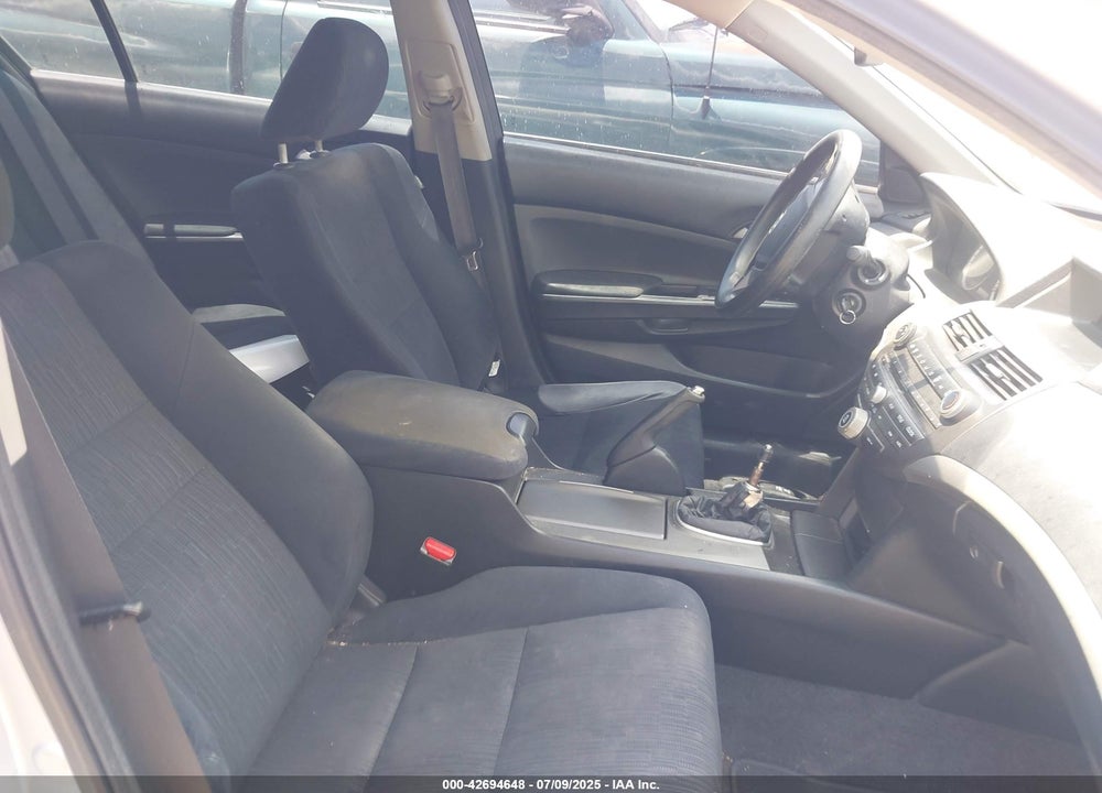 2011 HONDA ACCORD VIN: 1HGCP2E39BA134981