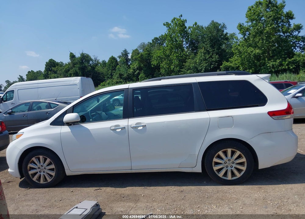 2014 TOYOTA SIENNA XLE 7 PASSENGER VIN: 5TDDK3DC3ES079590