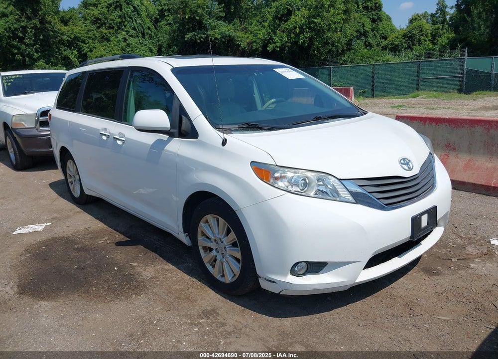 2014 TOYOTA SIENNA XLE 7 PASSENGER VIN: 5TDDK3DC3ES079590