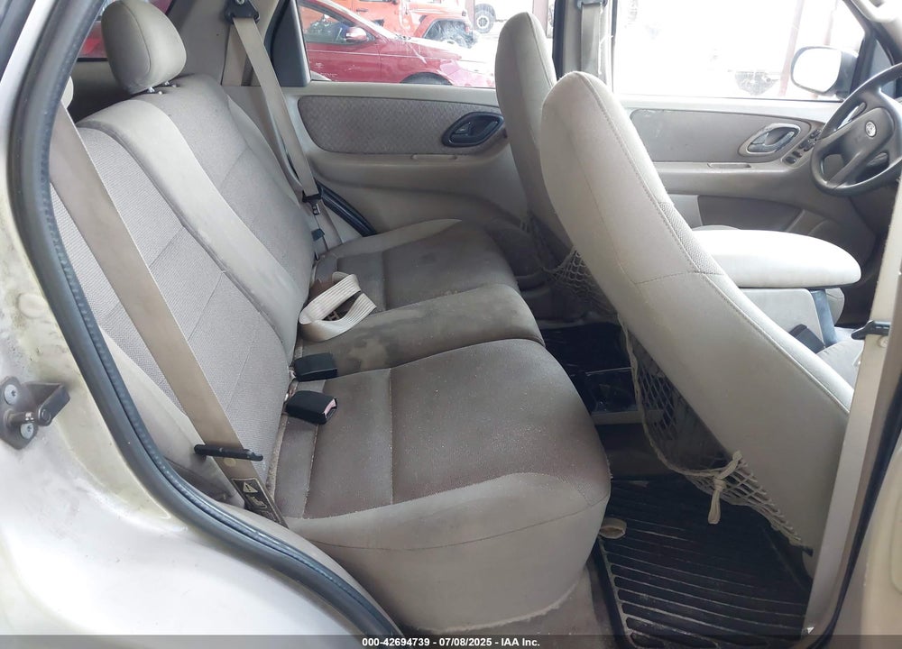 2001 FORD ESCAPE XLT VIN: 1FMYU03111KF57142